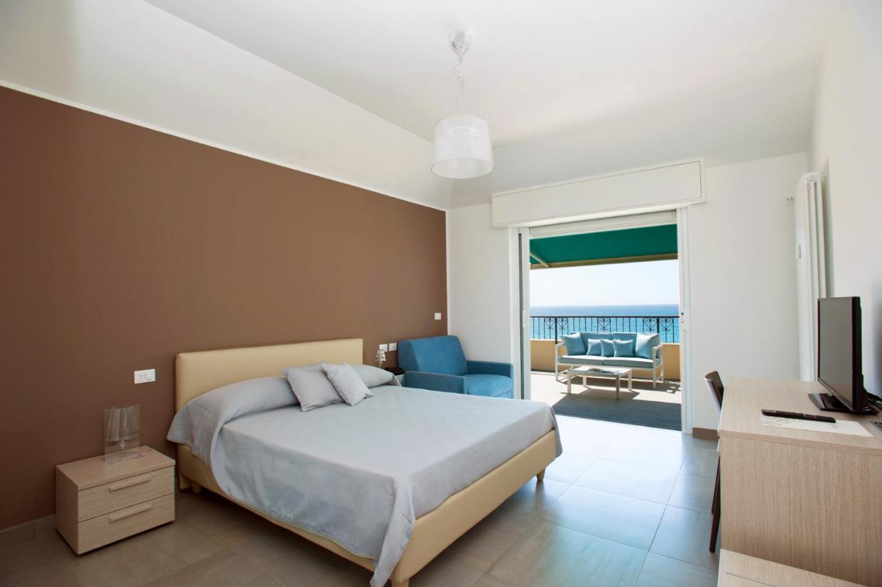 B&B Ligure Rooms Pietra Ligure Exterior foto